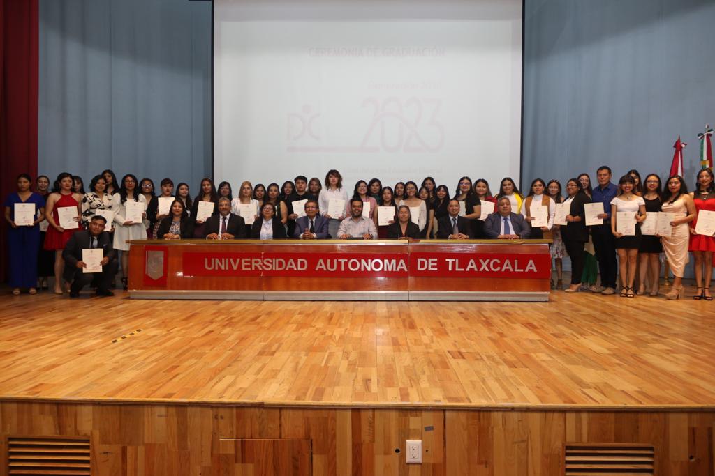 Culminan estudios en la Facultad de Ciencias para el Desarrollo Humano de la UATx